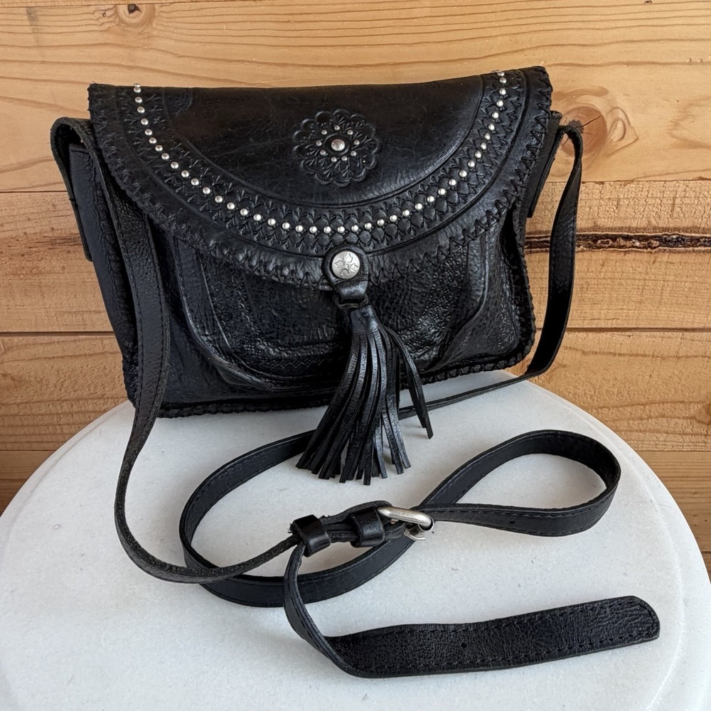 Patricia Nash Black Leather Beaumont Handbag Embossed Tassel Cross Body VTG Flaw